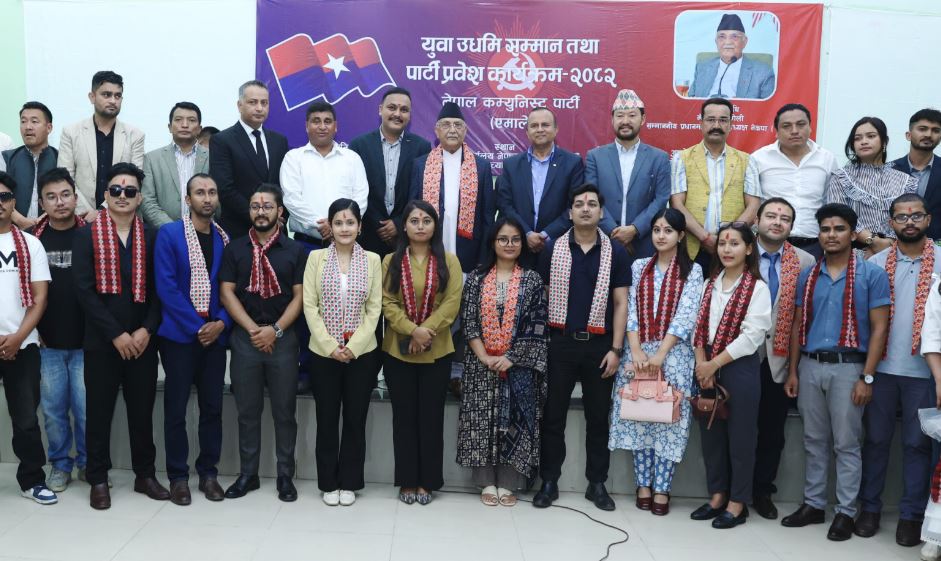 स्वार्थ लिएकाहरुले हामी विरुद्ध भ्रम फिँजाएका छन् विकासका लागि एमालेलाई बहुमत दिनुपर्छ : प्रधानमन्त्री